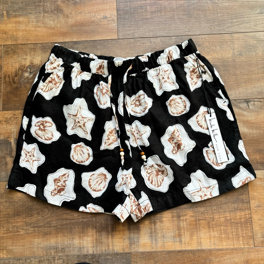 Nicole Miller Women Size Large 100% Linen Black Sea Shell 3.5” Vacation Shorts